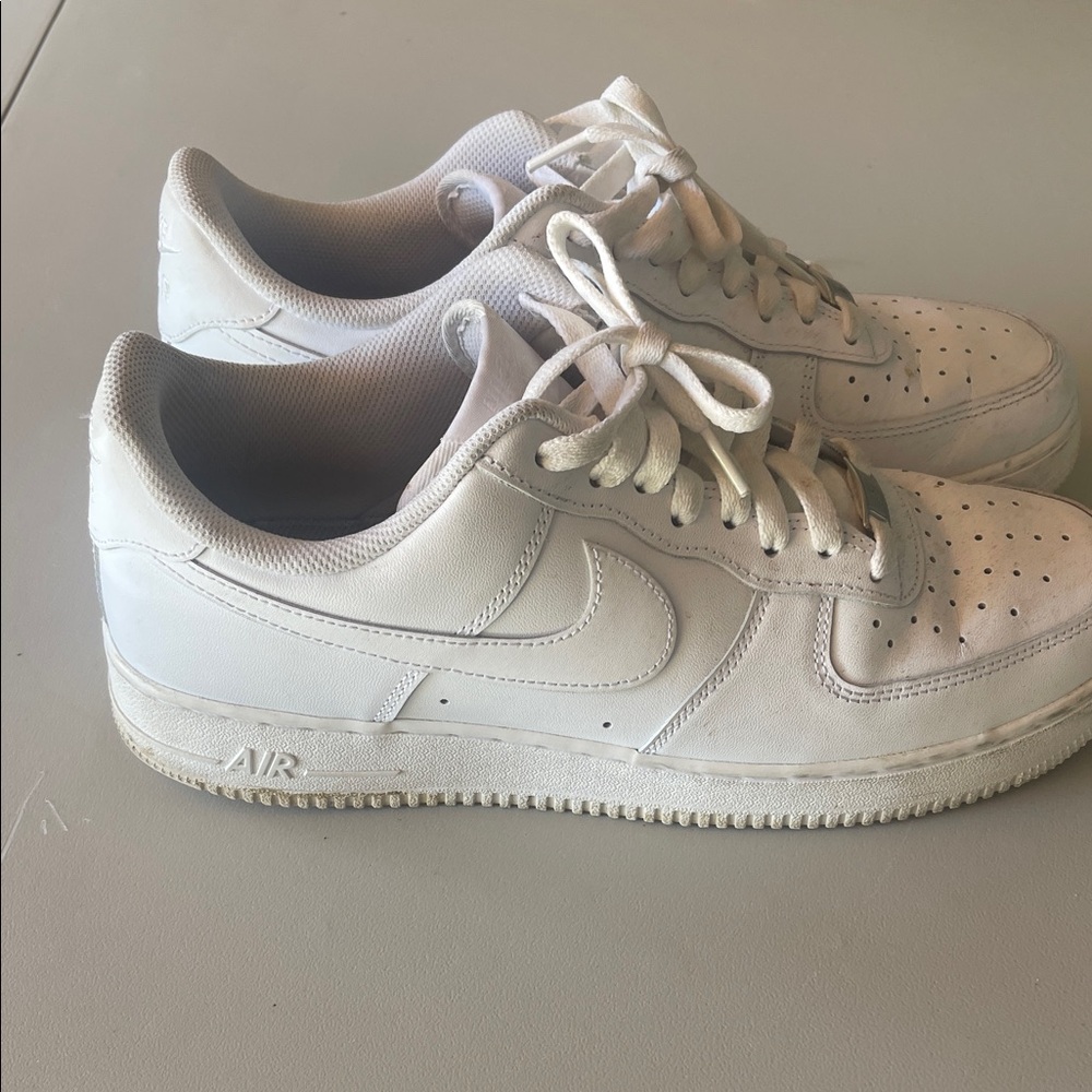 White Nike Air Sneakers Air Force One